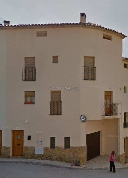 Casa de 140 m2 en venta en Cortes de Arenoso